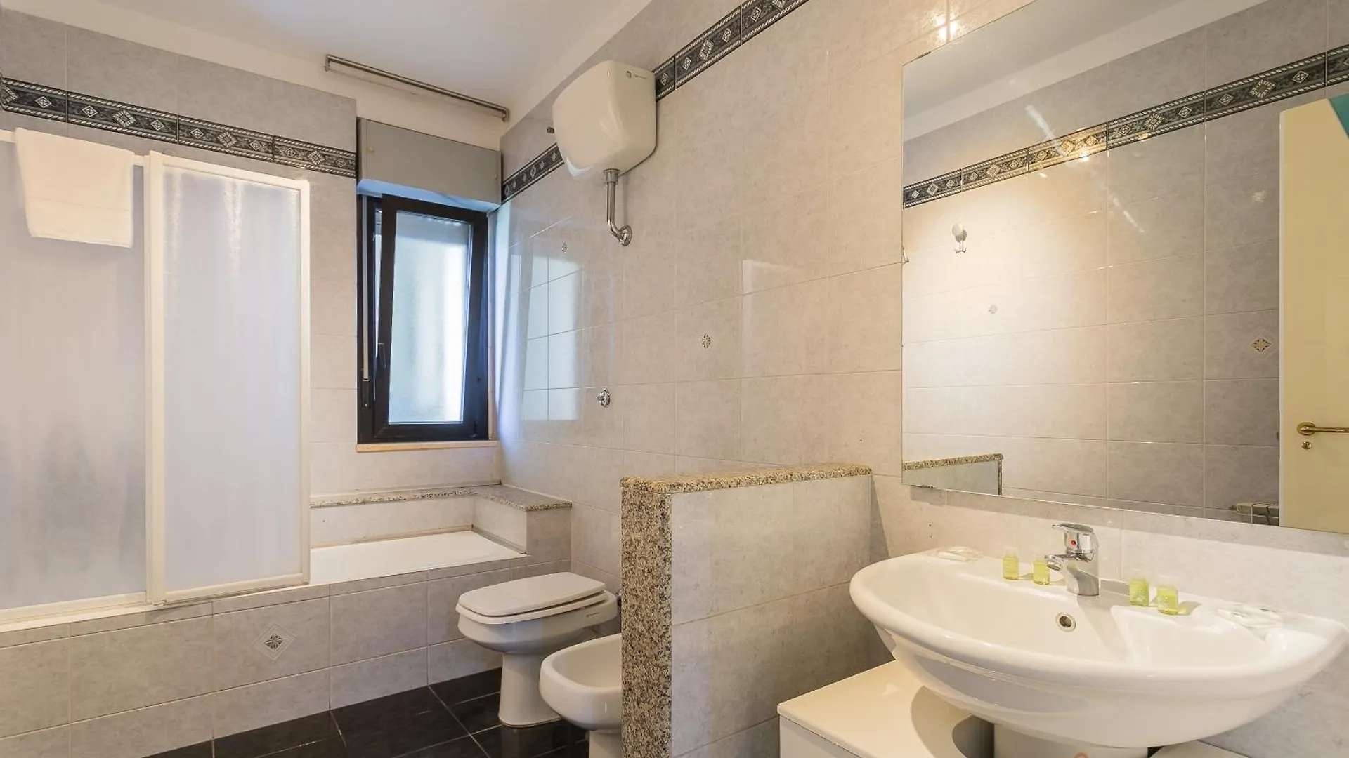 Fronte Mare By Apulia Accommodation Bari Apartment